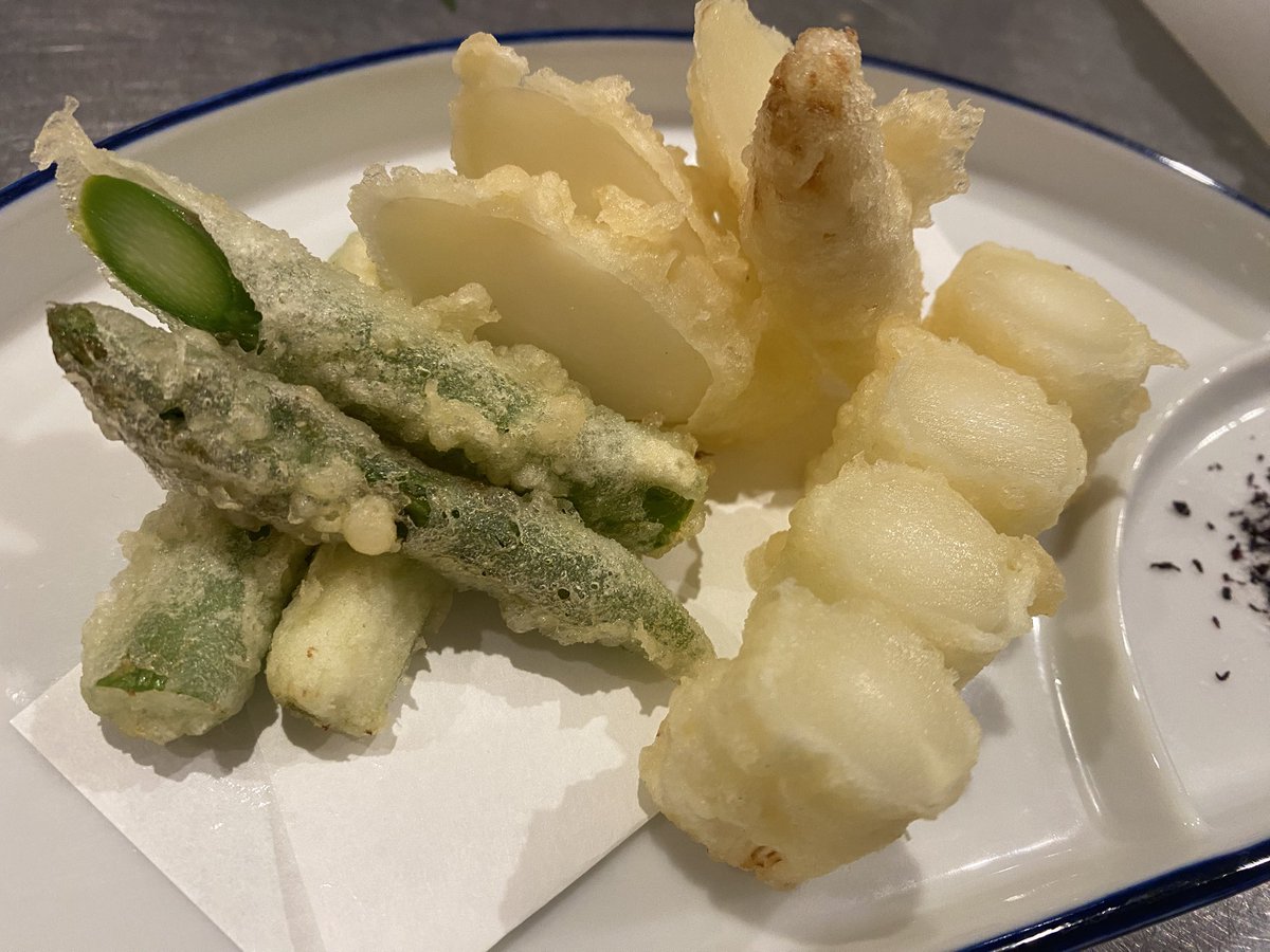 太白アスパラの天ぷら。

#春日部
#和食
#割烹