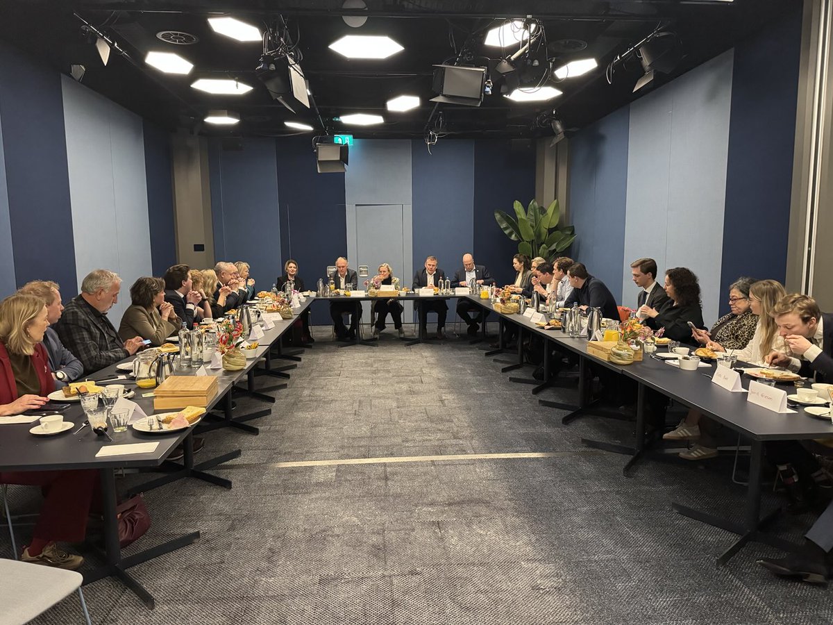 Ingrid de Caluwé (@ingriddecaluwe) on Twitter photo Druk bezocht Twente Ontbijt met maar liefst 12 Kamerleden, #TwenteBoard, #Thales en #Urenco in <a href="/nieuwspoort/">Nieuwspoort</a> Druk bezocht Twente Ontbijt met maar liefst 12 Kamerleden, #TwenteBoard, #Thales en #Urenco in <a href="/nieuwspoort/">Nieuwspoort</a>