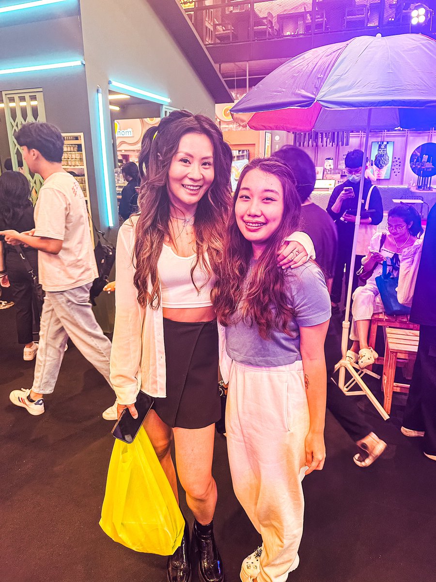 #VALORANTMasters  Bangkok 🇹🇭

Honoured to meet these incredible people. 👇

Esports never fails to amaze me. The games may be digital, but events like this bring together passionate individuals. From the minds at Riot Games to the players, creators, and fans who elevate VALORANT.