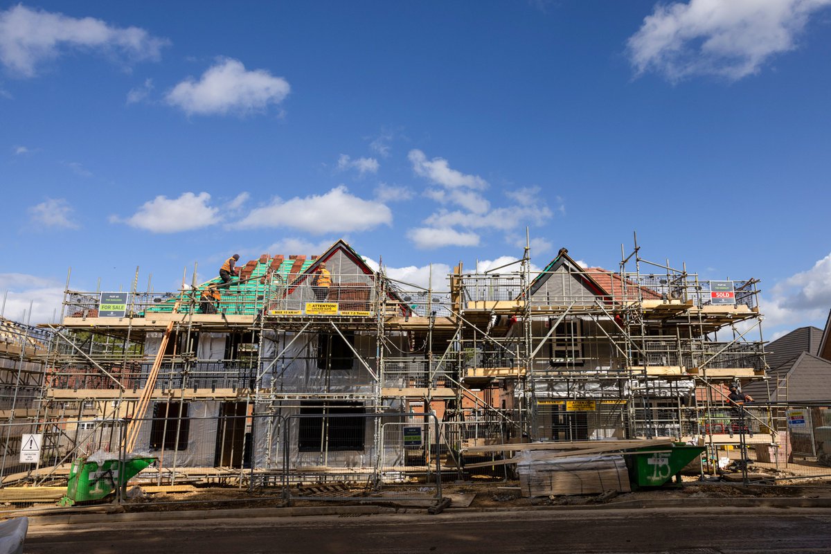 UK housing market set for 2025 recovery, building suppliers say bloomberg.com/news/articles/… via <a href="/MeleyChloe/">Chloé Meley</a>