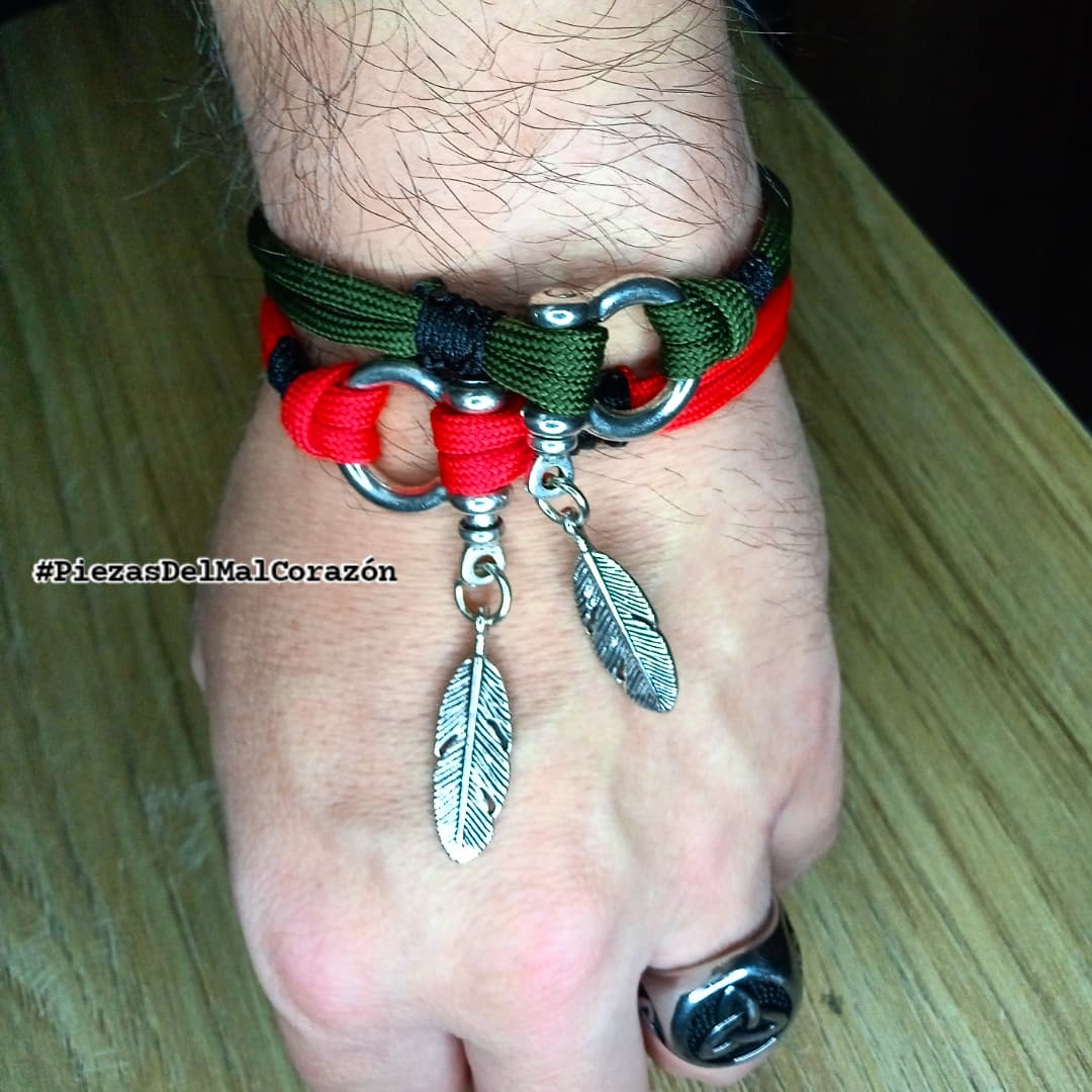 BadHeartMex's tweet photo. #Paracord550 #paracordbracelet #Paracordporn #paracordprojects #handmadejewelry #PiezasDelMalCorazón💜📿🕉️ #artesanomexicano #HandMadeWithLove https://t.co/0PlrVXqyvh