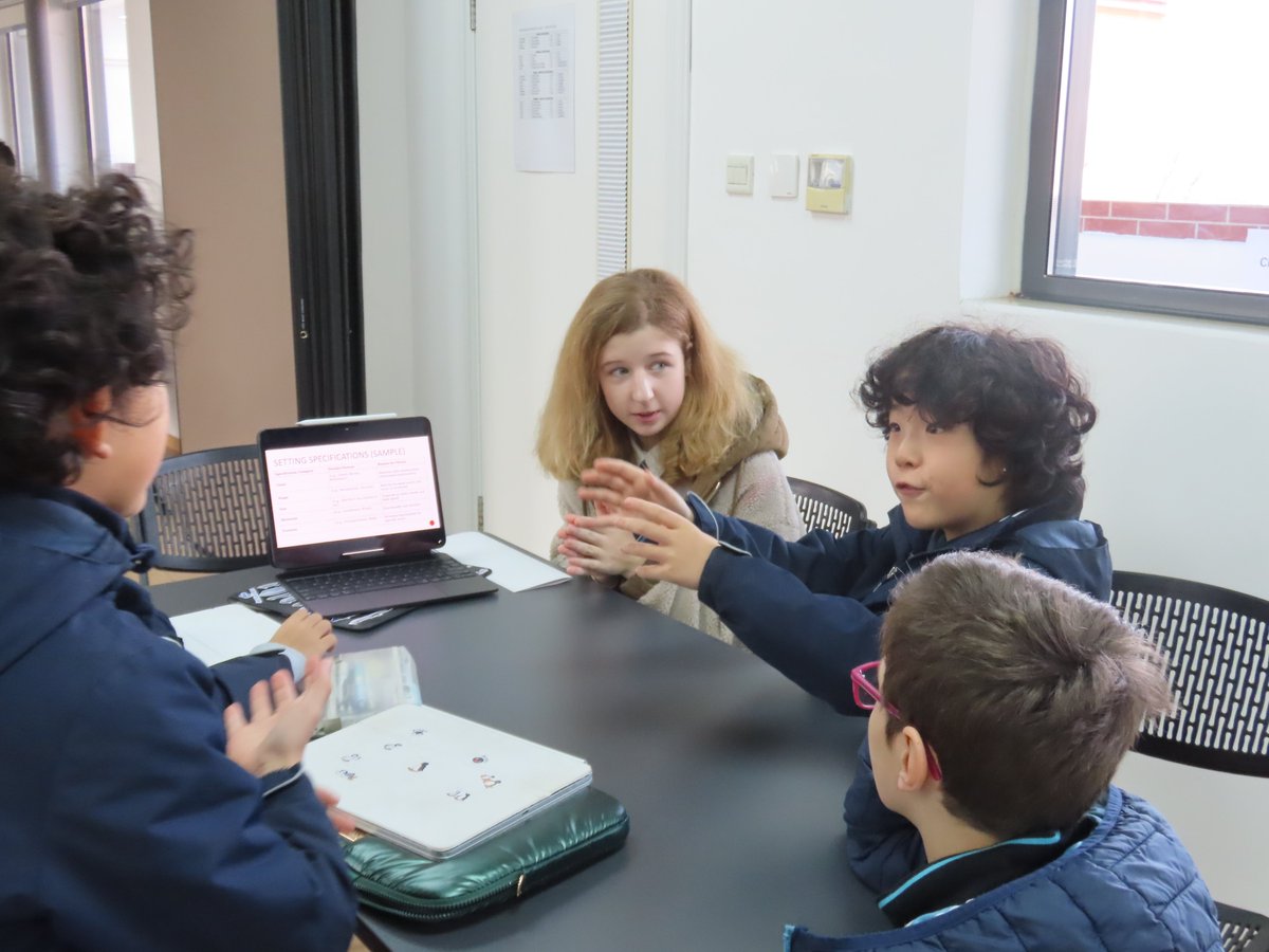LemanChengdu's tweet image. Léman International School Chengdu hosted the CISA STEAM Festival. It showcased students' ingenuity, teamwork, and eco-friendly design commitment. Participants improved design, problem-solving skills, and understanding of sustainability and client-focused product development.