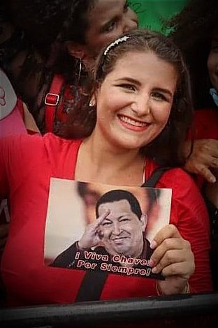 Hoy, 12 años después, tu luz sigue guiándonos. Papa Chávez, mi Comandante, tu legado vive en cada lucha, en cada sueño de justicia, en cada sonrisa del pueblo venezolano, Chávez no murió, se multiplicó 💪🏻🇻🇪
¡Hasta la victoria siempre! Venceremos