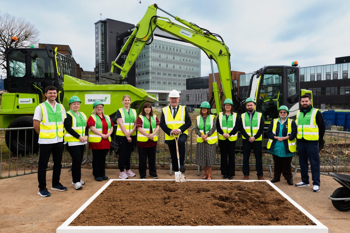 Six year old Leyton Anderson from Newtownards helped us and Health Minister, Mike Nesbitt mark the start of construction works for the new Children's Hospital 👷🏗️

Find out more on our website: bit.ly/41poWFS