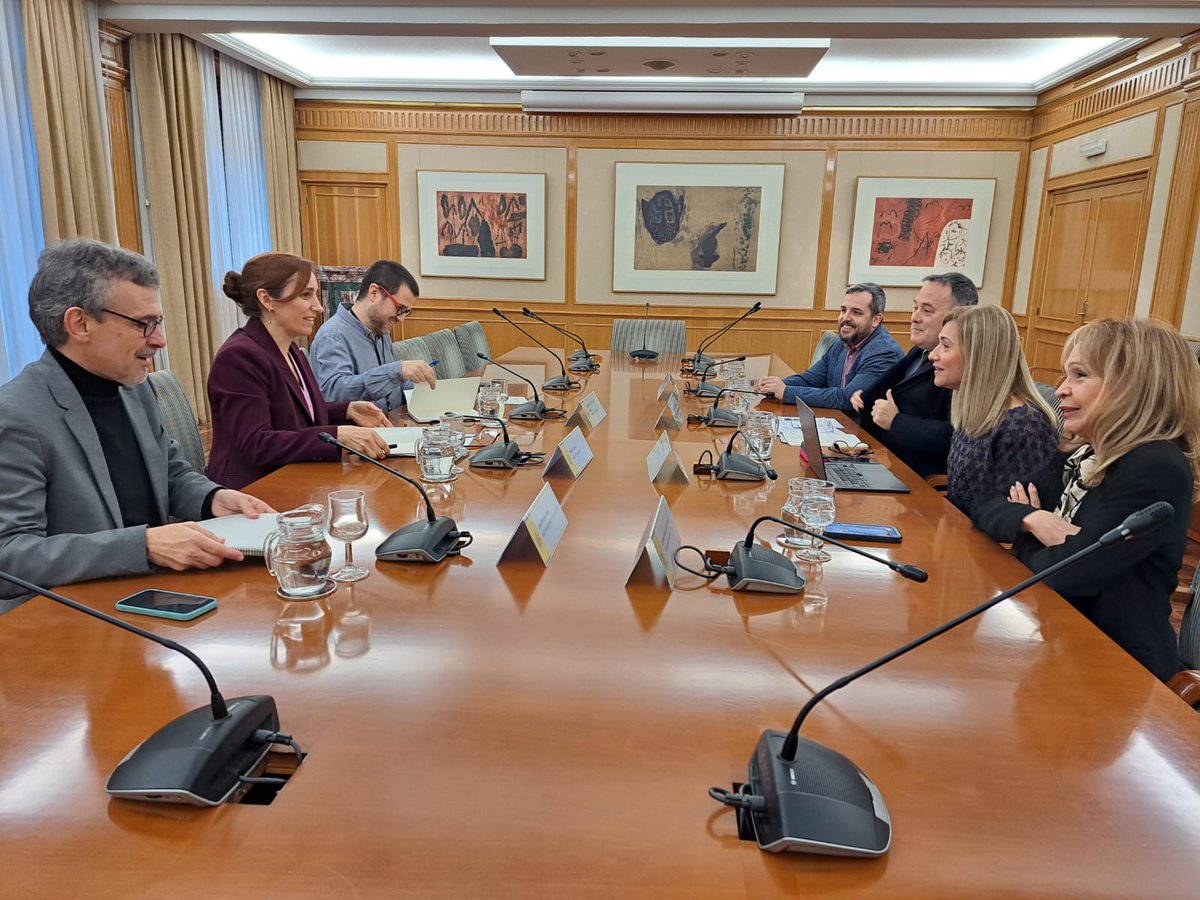 @sehh_es (@sehh_es) on Twitter photo #Hematología está a la vanguardia de la innovación, viviendo una constante revolución en los últimos años.
➕Es esencial afrontar los cambios involucrando a todos los agentes sanitarios, y por ello, hoy, representantes de la SEHH, liderados por la presidenta <a href="/mvmateos/">marivi mateos</a>, han #Hematología está a la vanguardia de la innovación, viviendo una constante revolución en los últimos años.
➕Es esencial afrontar los cambios involucrando a todos los agentes sanitarios, y por ello, hoy, representantes de la SEHH, liderados por la presidenta <a href="/mvmateos/">marivi mateos</a>, han