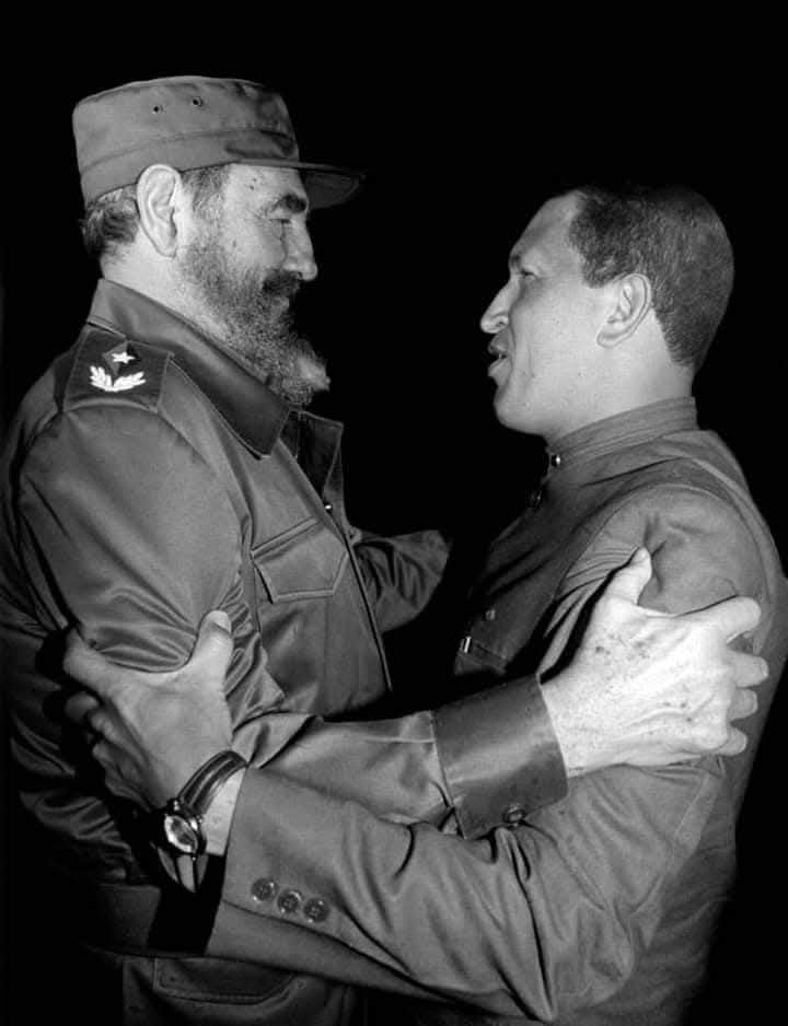 cubacooperaven's tweet photo. El abrazo de toda América #ChávezVive https://t.co/drIR00KeuJ