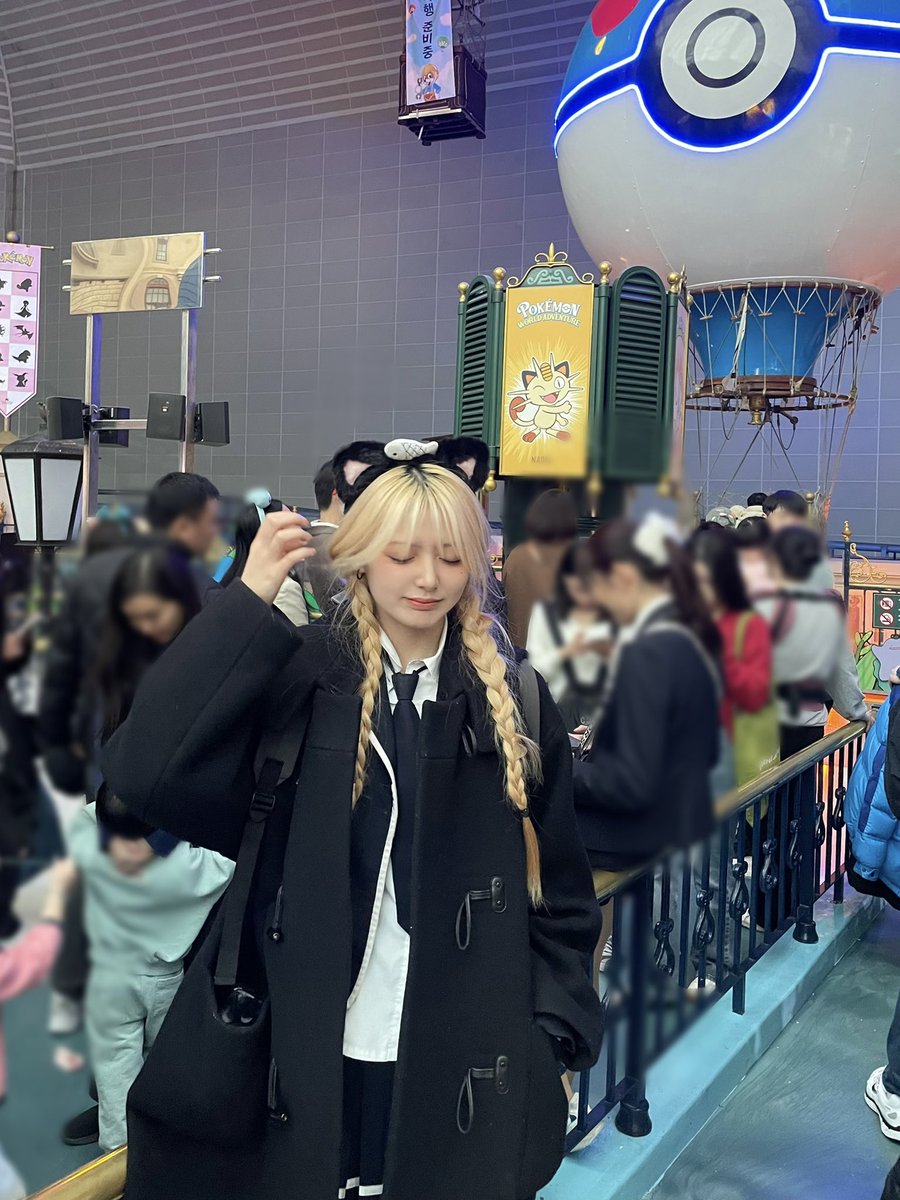 j2m2n_02's tweet photo. 🎡
#韓国人　#韓国　#롯데월드 https://t.co/vjpPYVNl9T