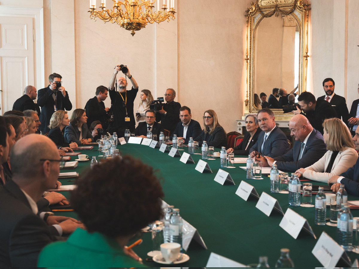 AndiBabler's tweet image. Im ersten Ministerrat der neuen Regierung haben wir einen großen sozialdemokratischen Erfolg auf den Weg gebracht: den Mietpreisstopp. Ab April werden Mietpreise nicht mehr mit der Inflation steigen. (Foto: BMKÖST/Fuhrer) 1/4