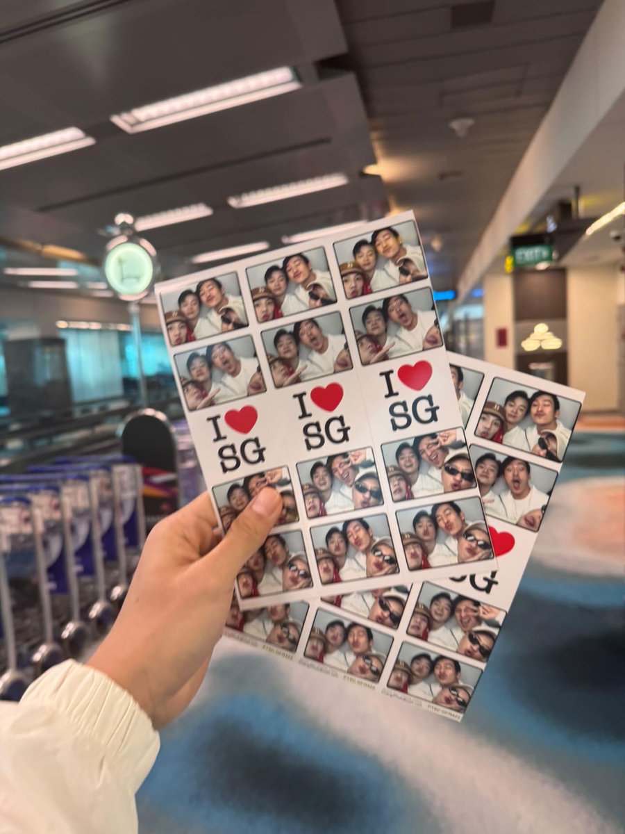 Bé cũng muốn đi chụp ảnh giống Xương Rồng ai cho bé đi Singapore với Xương Rồng điiiii
#XuongronginSingapore 
#VisitSingapore