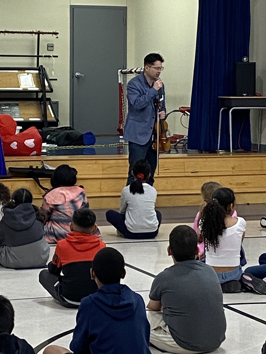 DaffronDeputies's tweet photo. @SimonGollo from the @planosymphony  visited with our 4th graders students to prepare them for their upcoming field trip to the symphony concert! #teamdaffron #planofinearts #teamuptuesday https://t.co/7CywOsDSGA