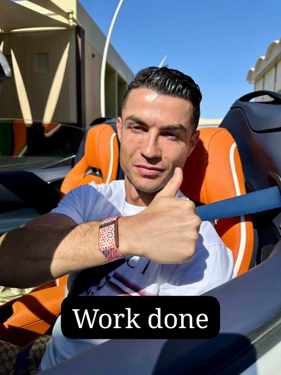 The_AbhijeetAg's tweet image. The world&apos;s biggest footballer, Cristiano Ronaldo, is now using Indian YouTuber Elvish Yadav&apos;s infamous trend – WORK DONE (thumbs up)! ⚡🔥

Desi influence going global! 🇮🇳⚽ #ElvishYadav #CristianoRonaldo #WorkDone #ElvishArmy