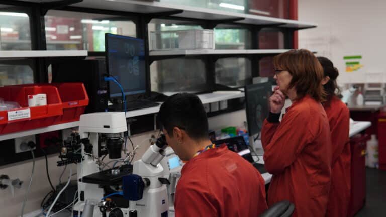 Very happy to be a part of ARMI and show our work and skills to the Minister 🔬