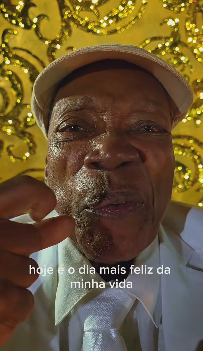 botofenessesom's tweet image. mesmo que a portela não tenha feito um desfile de campeã, longe disso na minha opinião, mas só por isso aqui já valeu a pena o carnaval. a gente fala de título, lê um monte de análise, mas o que importa mesmo é o samba e a música.