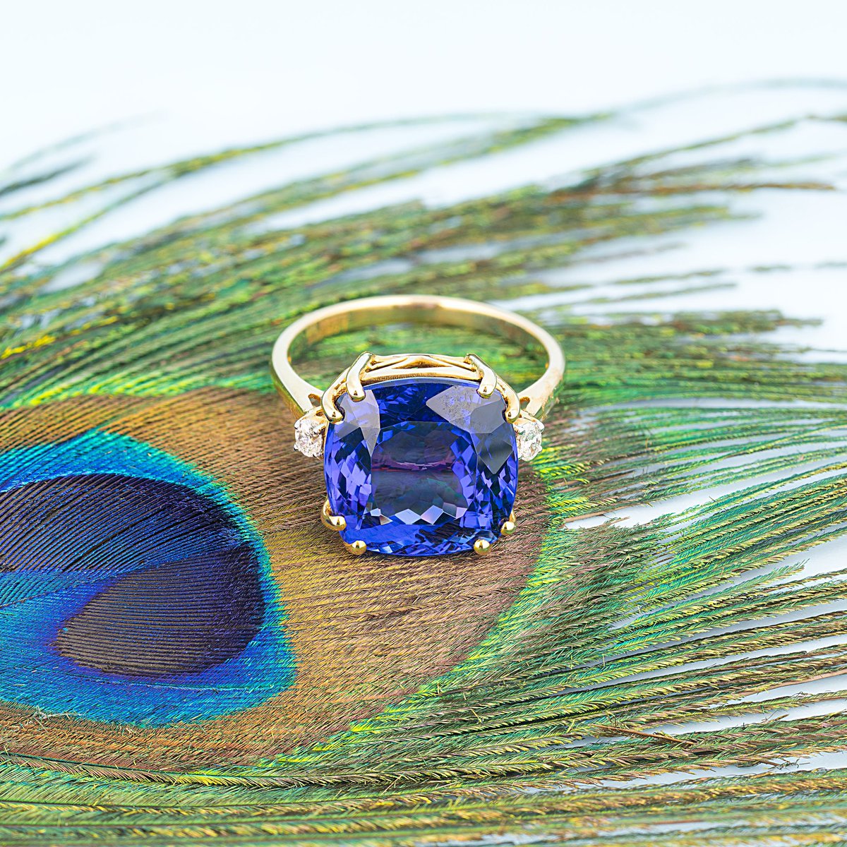 Our next Jewellery, Silver and Watches Sale is on the 1st May, closing for consignments on the 14th March!⏱️This 18ct gold tanzanite and diamond ring will be going under the hammer, estimated at £500-£700.💍

#jewellery #silver #watches #sale #auction #hammer #ring #spring #may