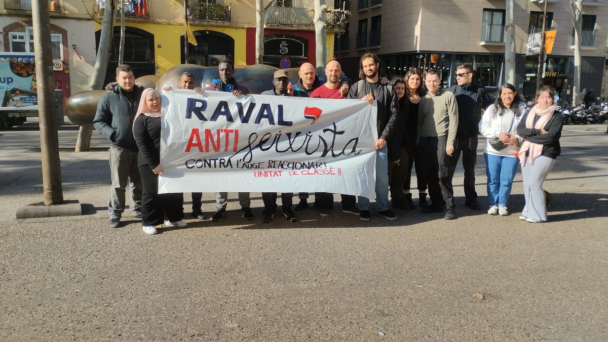 Raval antifeixista. Veniu a la concentració. A les 11 VOX vol fer el xou al barri. No els volem ni al barri ni enlloc.
