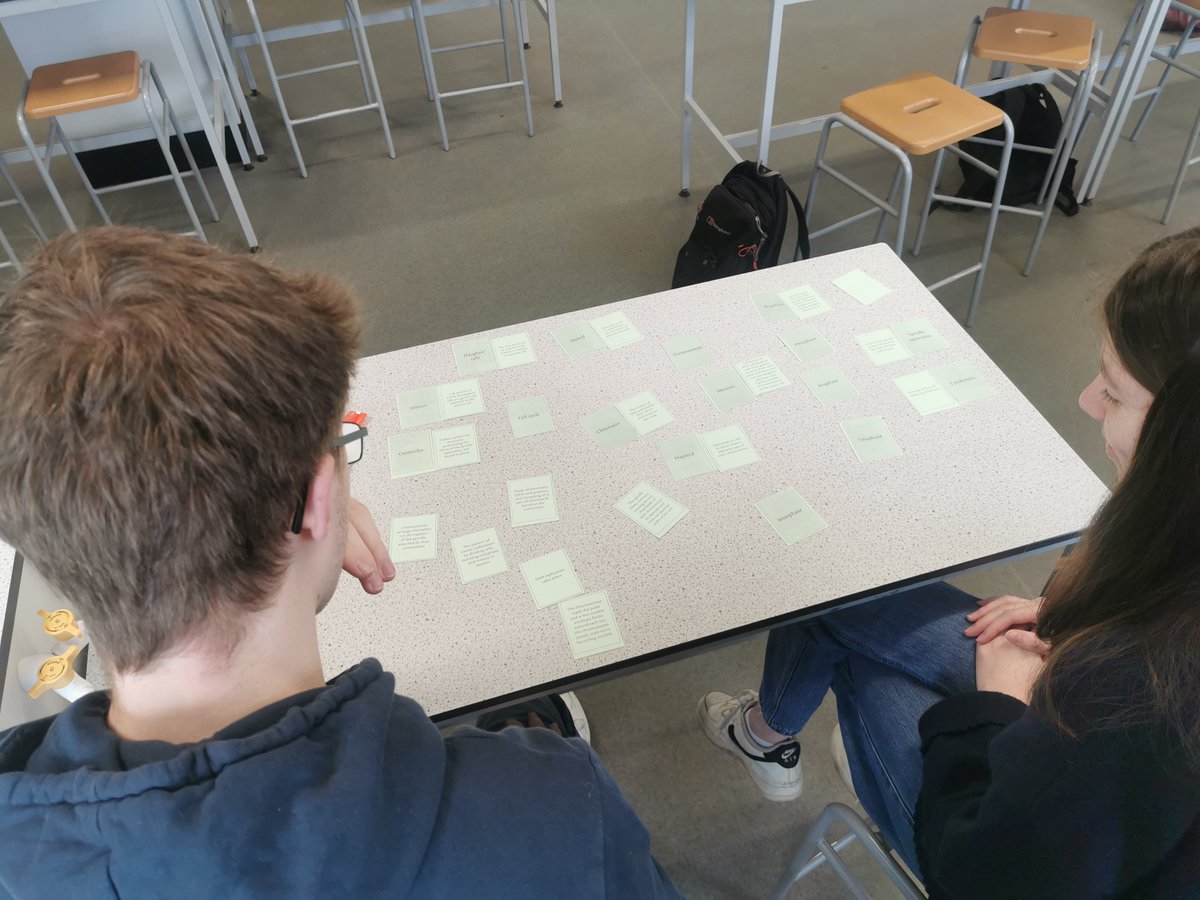 UckColl_Science's tweet photo. Y13 Biologists are preparing for the summer exams with challenging tasks, working with each other and identifying their areas for focus for revision. #uckfieldcollege #lovelearningforlife @uckfieldcollege #biology https://t.co/Anb5pKNnvI