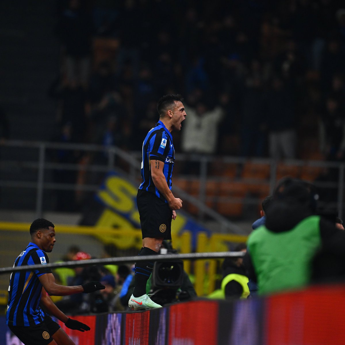 سنشاهد هذه الاحتفالية اليوم 💙🖤💙🖤 
فورزا انتر #forzainter #Inter #pazzainteramala