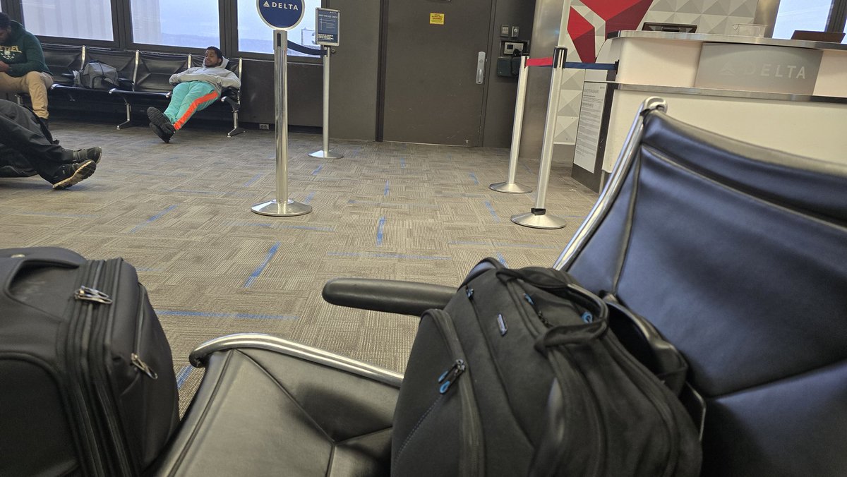 ShuaiLiMDPhD's tweet image. Severe weather delays, a rescheduled flight, and only 2 hours of sleep mean I’ll miss the morning DermPath Bowl—but I’m still excited to get to Orlando ASAP for #ISDP @IntSocDermpath! Can’t wait to see friends, attend lectures, and present my poster. #DermPath #pathX