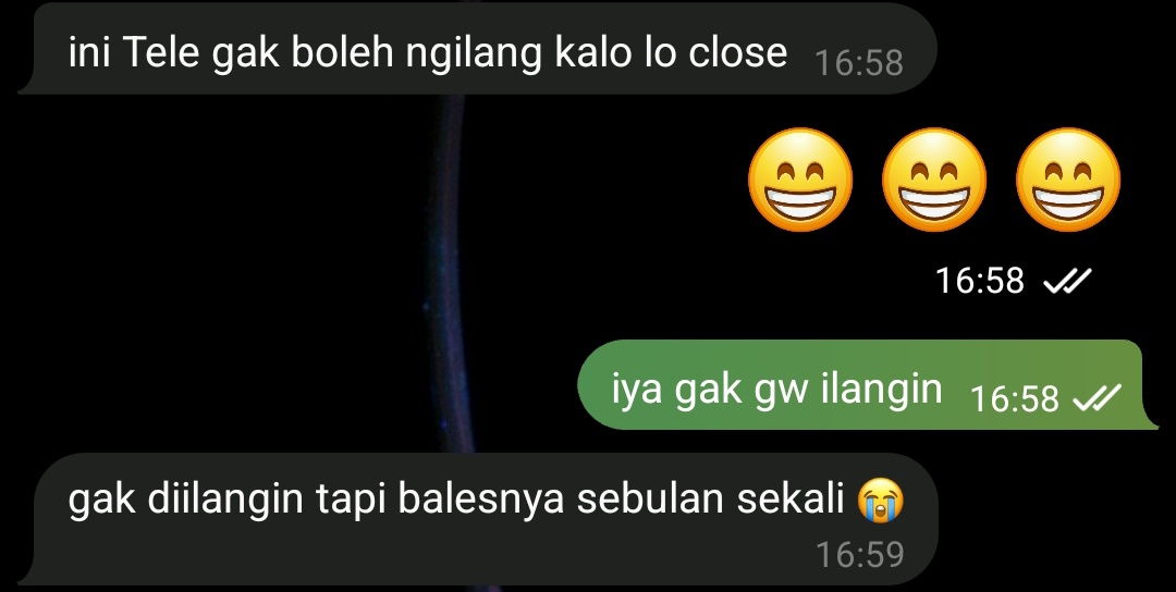 Tersenyum roblox.