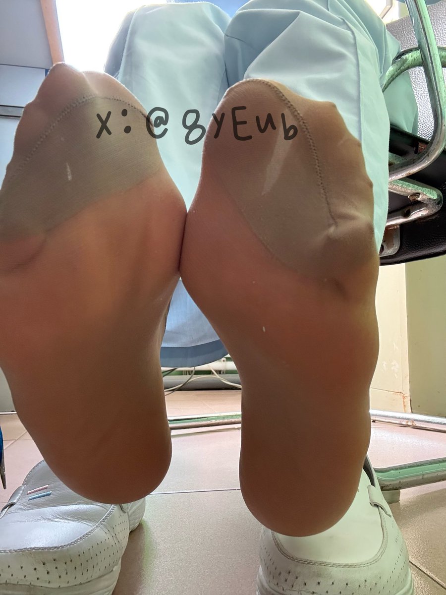 还好没人，从鞋里拿出来一股酸味
#丝袜