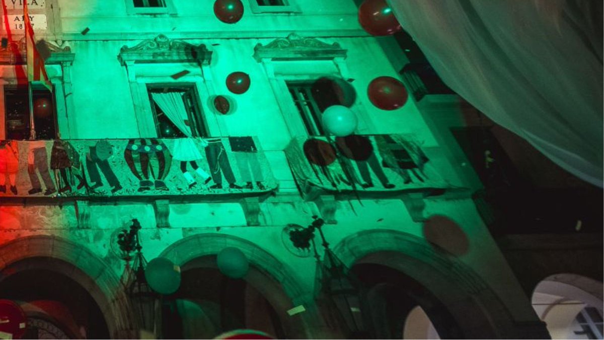 🔴🟢 Reviu la gran festa del <a href="/VIDALOT_VNG/">VIDALOT</a> que vam viure ahir al <a href="/carnavalvng/">Carnaval de Vilanova</a> amb les fotografies d'<a href="/ambideraimon/">𝖆𝖒𝖇𝖎𝖉𝖊𝖗𝖆𝖎𝖒𝖔𝖓 - 𝖕𝖉 𝖕𝖚𝖇𝖎𝖑𝖑𝖆</a> que trobaràs al Flickr:
 
📷flickr.com/photos/vilanov…