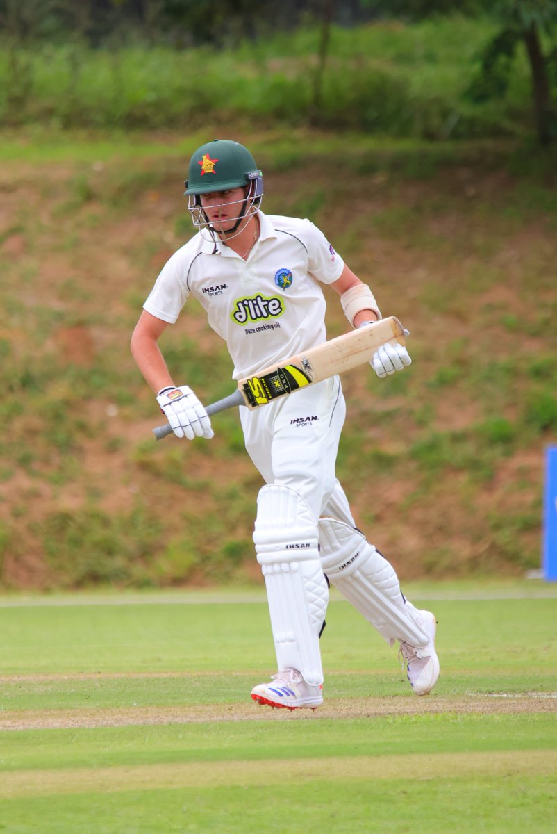 LUNCH!
We're 21 overs in, and Nicholas Welch is leading the charge with 45 runs!
Brian Bennett is supporting him well with 7 runs!
Current score: 73/2 (21.0 Ov)
Let's keep the momentum going in the second session!