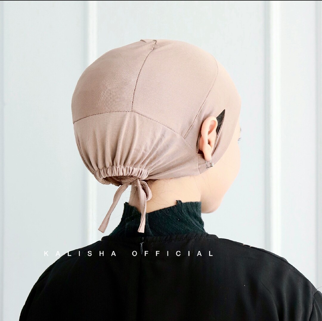 _AfPlus's tweet photo. Nyari ciput yg nyaman &amp; gak bikin budeg? Ciput Kalisha ini jwbnnya! Ada lubang buat telinga, jd gak bikin sakit. Bahannya adem, nyaman dipakai &amp; banyak pilihan warna yg cantik-cantik. Yuk langsung diorder!

https://t.co/EhVICps0MH

#Ciput #CiputKalisha #DalamanJilbab #RamadanSale https://t.co/WCDxUBNivd