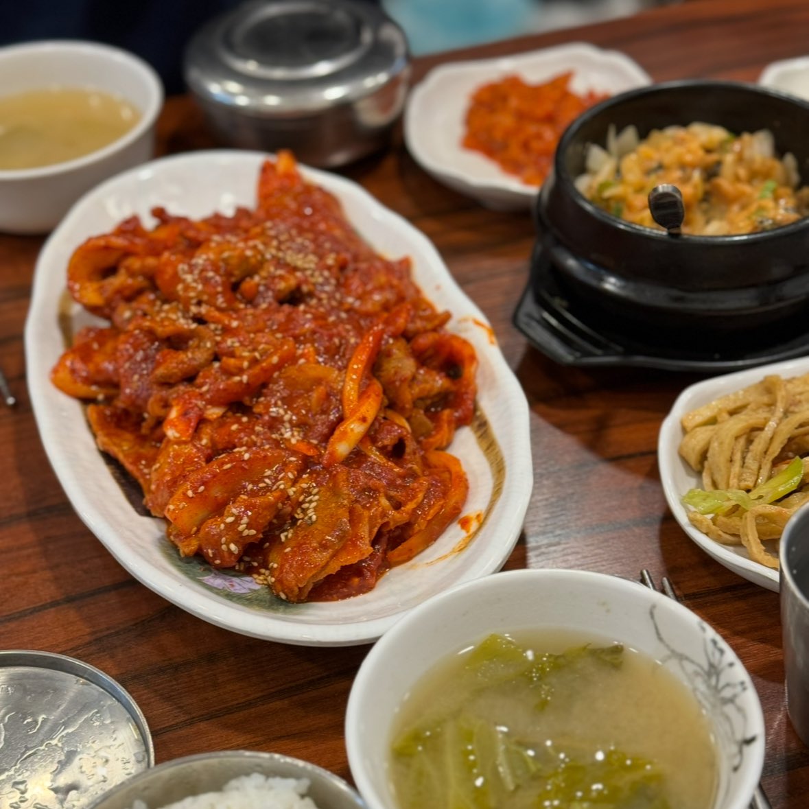 hensome227's tweet photo. 최애 싸인,, 자만추(?) 했습니다 ..!!
맛집이여서 자주 들른 식당인데 싸인이 딱 있더라구요

📍수정쌈밥 / 서울 영등포구 여의대방로67길 https://t.co/2Rye29oEWL