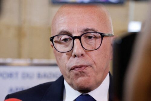 Lambdactu's tweet image. 🇫🇷- C'est bizarre, en France, ceux qui donnent le plus de leçons sur "l'assistanat" et sur le fait qu'on gaspillerait trop d'argent public sont les mêmes qui piquent dans les caisses.

- Emplois fictifs, détournement, dîners de luxe aux frais du contribuable..

#DirectAN #RN #LR