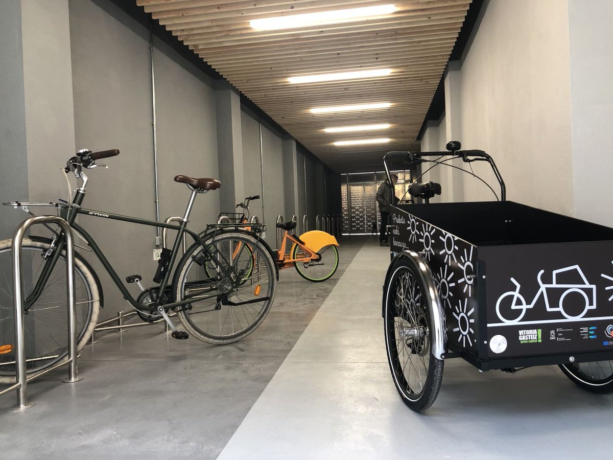vitoriagasteiz's tweet photo. Milioi bat mugimendu gehiago izan dira 2018tik #Gasteiz -ko bizikletetarako aparkaleku seguruen sarean https://t.co/aEBJYfzoH8 

Más de un millón de movimientos en la red de aparcamientos seguros para bicicletas de #VitoriaGasteiz desde 2018 https://t.co/D6ZG3ERjYL https://t.co/pkmbjtAv6b