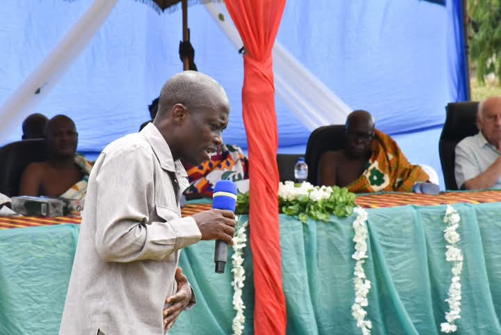 ghcocobod's tweet photo. After 55 years of service, #CRIG bids farewell to Dr. Rob Lockwood, lead consultant of the MMSP. His work in breeding high-yielding, disease-resistant cocoa has shaped Ghana’s #cocoa industry. He was honoured for his contributions at a special send-off. Ayekoo &amp; happy retirement! https://t.co/qYtzz7k78w