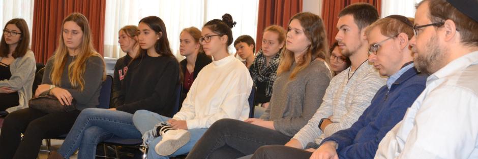 Die Einreichungsfrist für Vorträge zur Tagung "Reformen in der Kirche - Abschied von der Heiligkeit?" am 16. / 17. Oktober 2025 in Mainz läuft: Noch bis zum 15. April 2025 sind  Einreichungen möglich. Weitere Infos gibt es hier: goerres-gesellschaft.de/gesellschaft/t…