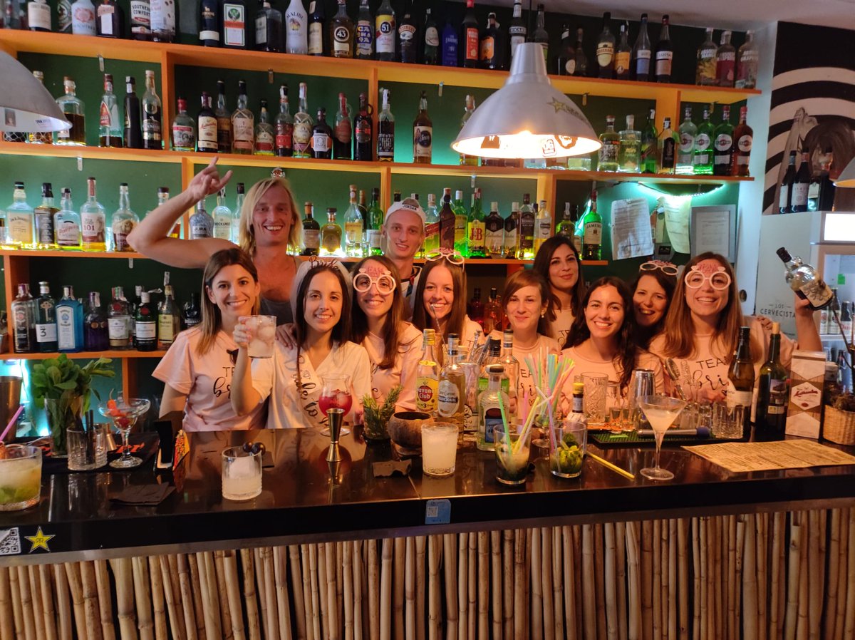MananaBar's tweet image. Shake up your skills with our Masterclass at Mañana Cocktail Bar in Málaga, Spain! Learn the art of crafting expert cocktails. Book now: +34 644655120 or mananabarmalaga@gmail.com #CocktailMasterclass #MañanaCocktailBar #Málaga #CocktailLovers