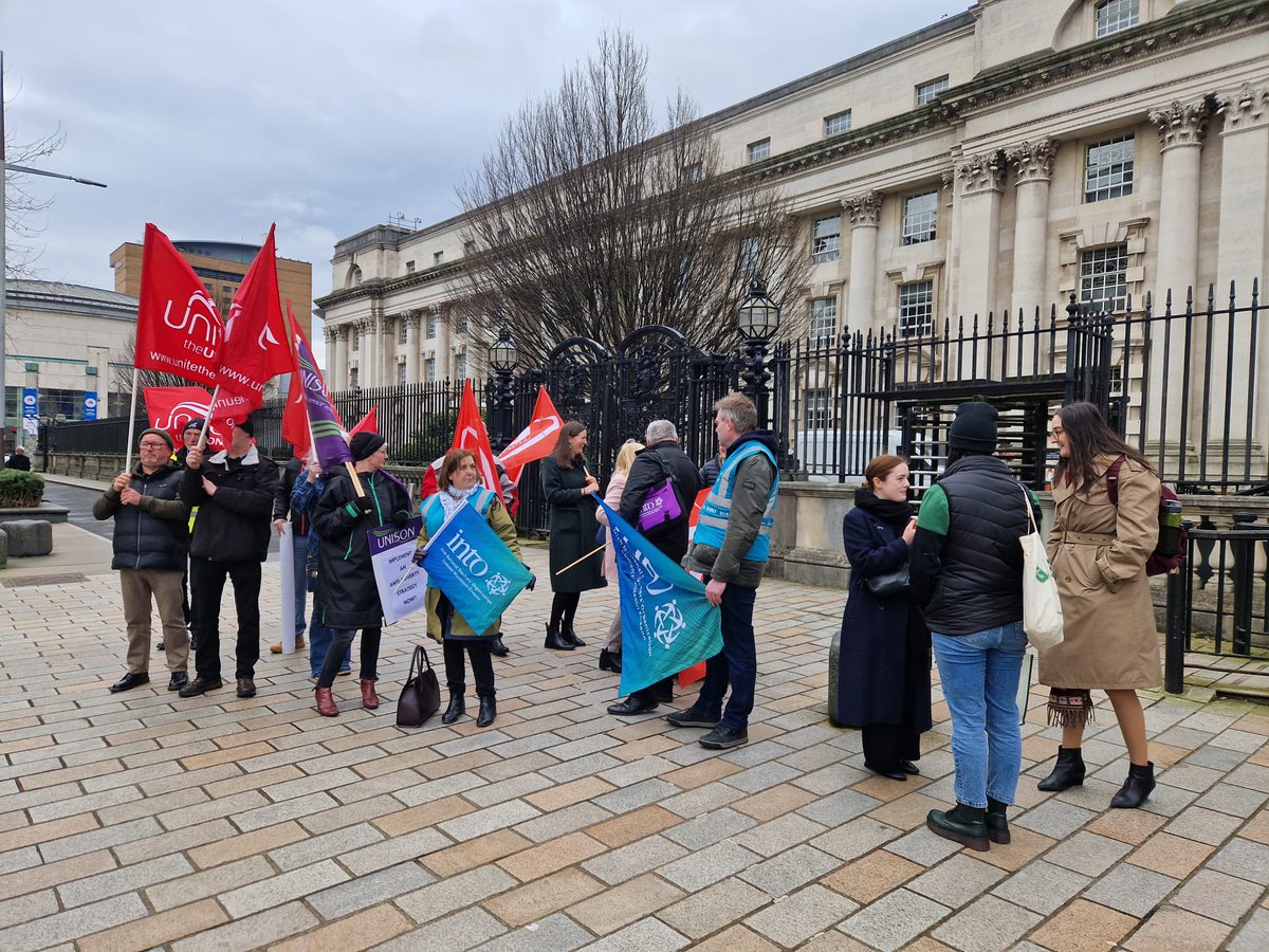 PILSni's tweet image. BREAKING: @CAJNi have successfully challenged the NI Executive's failure to adopt an #AntiPoverty strategy!
This morning, the High Court held that the Executive Cmte was in breach of its statutory commitment.
More details to follow.
#PublicInterestLitigation