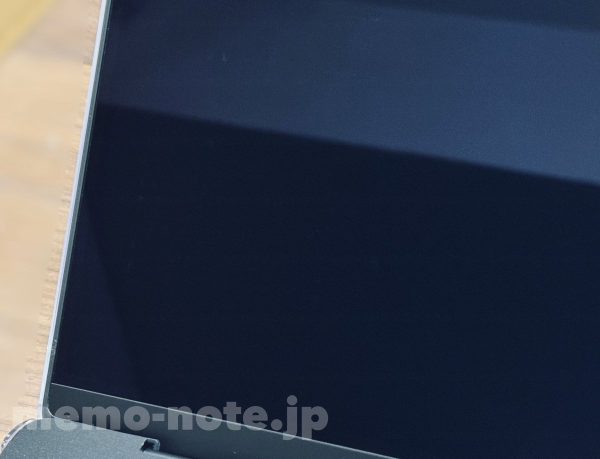 memo_note_chan's tweet image. 【キーボード跡の消し方】
一生治らないかと思ってた、macbook液晶の「キーボード跡」が消えたので共有！

程度によるかもしれないけど、いままで他のクリーナーでは取れなかった跡が、これ使ったらすぐに取れました🙌

▼エレコムクリーナー
amzn.to/3F8xN7C