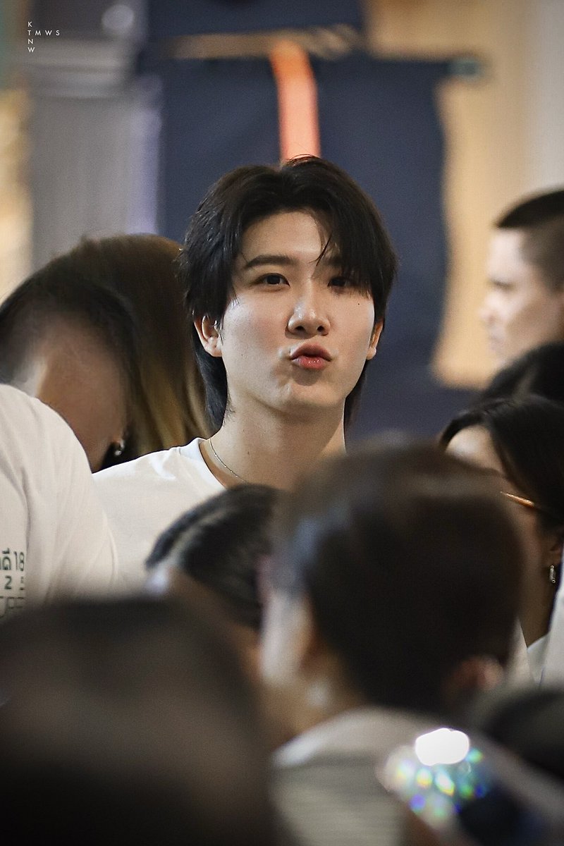 ktmwsnw's tweet photo. สุดหล่อจิงด้วย 😘

( @myktnw ) 

SUDSAPDA x FIRSTKHAOTUNG 
#SudsapdaxKonlorxFirstKhaotung 
#คนหล่อขอทําดีปี18 #khaotungg #เด็กน้อยของขต https://t.co/1iMkcccHQz