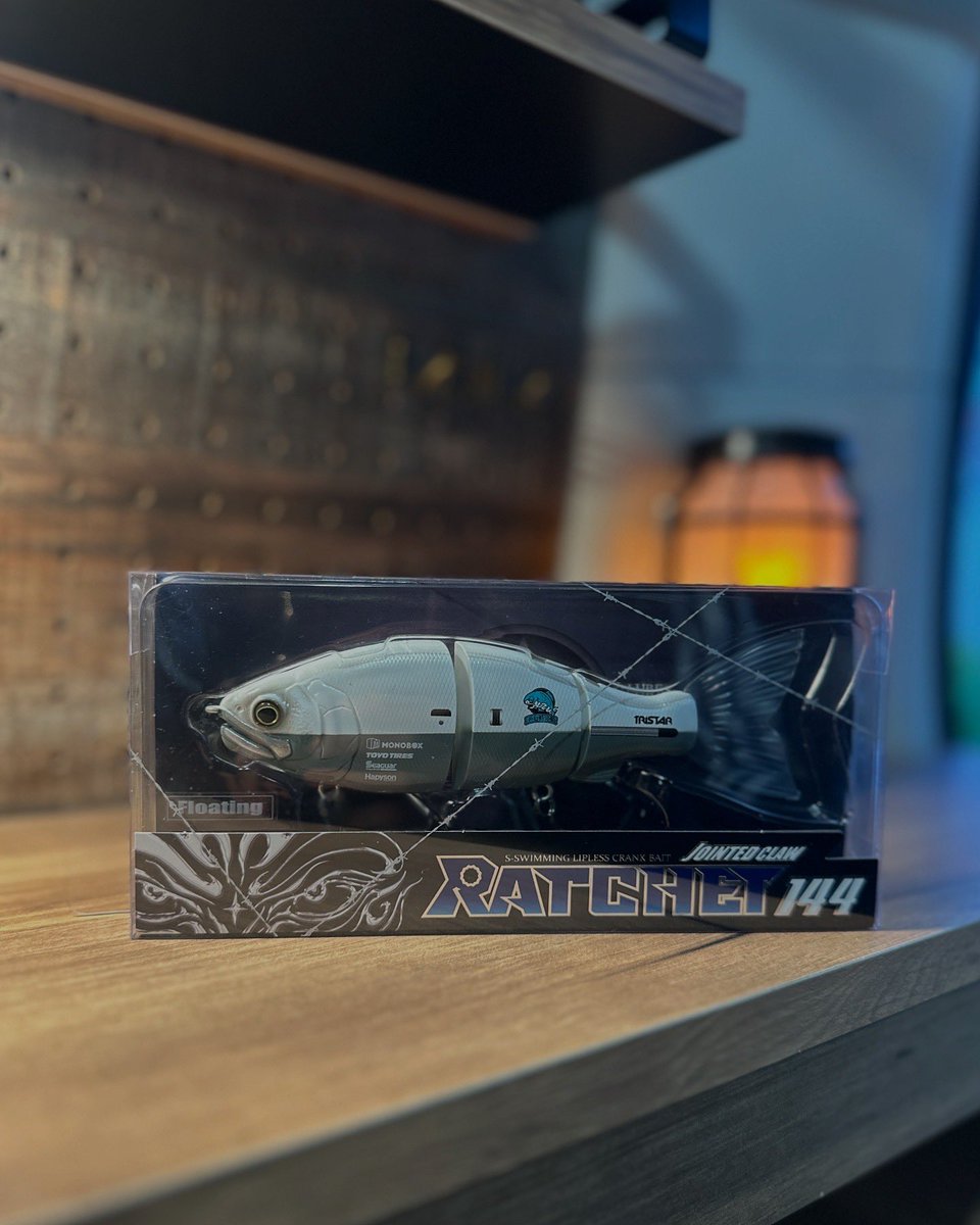 【📢お知らせ📢】
キープキャストにて！
MONOBOX×川越すず×GANCRAFT コラボカラー🚍

JOINTED CLAW RATCHET144『おすずMONOBOX』

数量限定販売させて頂くことになりました🥰
MONOBOXの車体を細部まで再現した、細かいこだわりが詰まったデザインになってます🤤✨