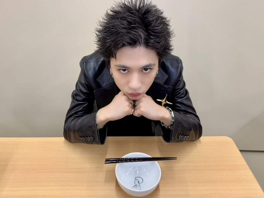 SDE_STARDUSTBIN's tweet photo. 🐉SUPER★DRAGON🐉

🎂#古川毅 25歳🎂 #田中洸希 22歳🎂
　バースデーグッズ&amp;生写真セット
┈┈┈┈┈┈┈┈┈┈┈┈┈┈┈┈┈

販売は、
‼️本日3/5(水)23:59まで‼️
※予約期間内であれば必ずご購入可能

お忘れのないようこの機会にご利用ください！
https://t.co/RdYvLedPBj

#スパドラ https://t.co/2gDyWVfO68