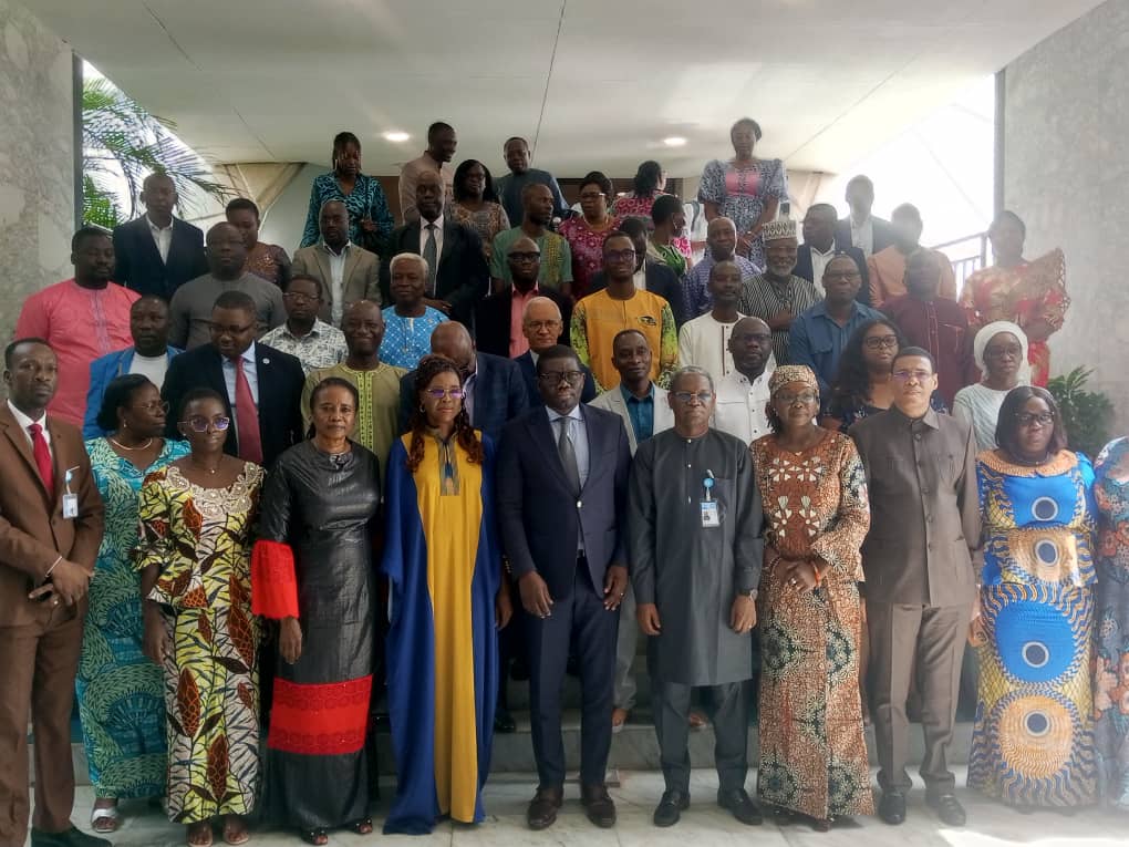 Communauté de Pratique PFPP intégrée (@communautepfpp) on Twitter photo 𝐓𝐚𝐛𝐥𝐞 𝐫𝐨𝐧𝐝𝐞 𝐝𝐞 𝐌𝐨𝐛𝐢𝐥𝐢𝐬𝐚𝐭𝐢𝐨𝐧 𝐝𝐞𝐬 𝐫𝐞𝐬𝐬𝐨𝐮𝐫𝐜𝐞𝐬 𝐩𝐨𝐮𝐫 𝐥’𝐢𝐧𝐭𝐞́𝐠𝐫𝐚𝐭𝐢𝐨𝐧 𝐝𝐞𝐬 𝐬𝐞𝐫𝐯𝐢𝐜𝐞𝐬 𝐝𝐞 𝐬𝐚𝐧𝐭𝐞́ 𝐦𝐞̀𝐫𝐞-𝐞𝐧𝐟𝐚𝐧𝐭 𝐚𝐮 𝐓𝐨𝐠𝐨 - 27 février 2025
facebook.com/CPPFPP/posts/p… 𝐓𝐚𝐛𝐥𝐞 𝐫𝐨𝐧𝐝𝐞 𝐝𝐞 𝐌𝐨𝐛𝐢𝐥𝐢𝐬𝐚𝐭𝐢𝐨𝐧 𝐝𝐞𝐬 𝐫𝐞𝐬𝐬𝐨𝐮𝐫𝐜𝐞𝐬 𝐩𝐨𝐮𝐫 𝐥’𝐢𝐧𝐭𝐞́𝐠𝐫𝐚𝐭𝐢𝐨𝐧 𝐝𝐞𝐬 𝐬𝐞𝐫𝐯𝐢𝐜𝐞𝐬 𝐝𝐞 𝐬𝐚𝐧𝐭𝐞́ 𝐦𝐞̀𝐫𝐞-𝐞𝐧𝐟𝐚𝐧𝐭 𝐚𝐮 𝐓𝐨𝐠𝐨 - 27 février 2025
facebook.com/CPPFPP/posts/p…