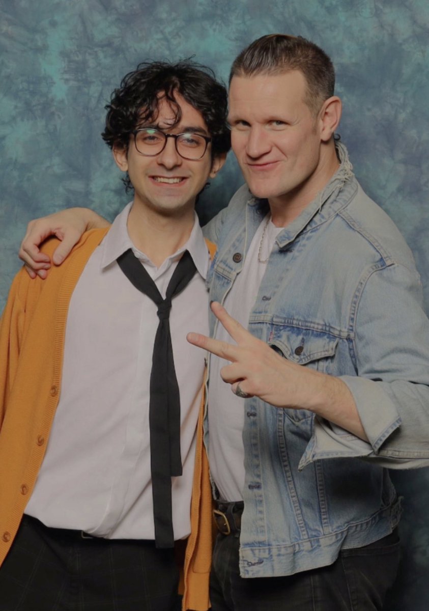 sirhatart's tweet photo. I met my all time favorite actor Matt Smith recently and he was so incredibly kind!💌 I got to thank him for practically teaching me english, that was one of the things i’ve been meaning to since i was in middle school😭💛 I'm so thankful @smith_lynne https://t.co/IeuaIjJmfv