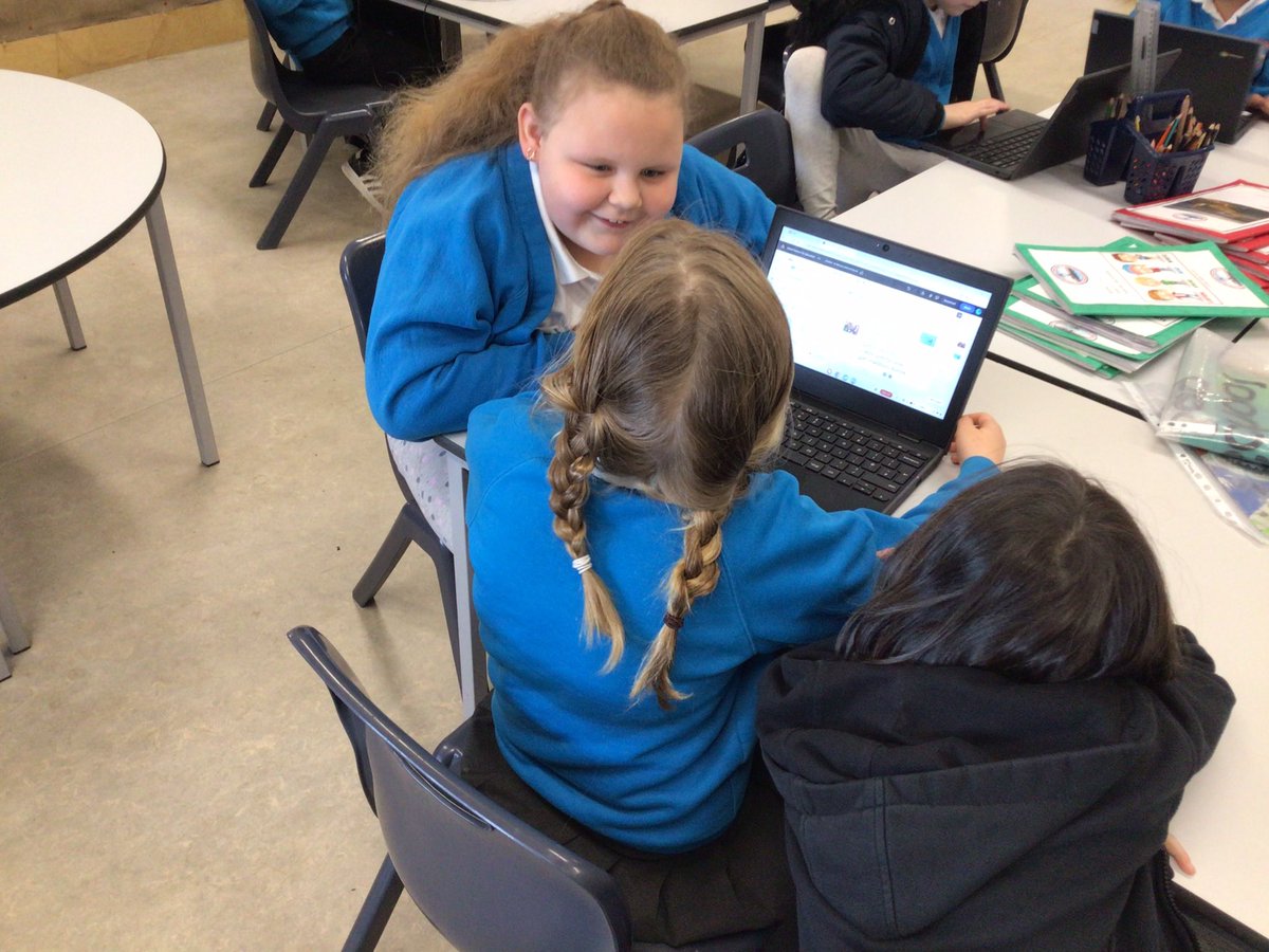 BPortPrimary's tweet image. We have been developing our Welsh and DCF skills in Year 3 this morning. Great fun ! 🤩#DCF #dysgucymraeg 🏴󠁧󠁢󠁷󠁬󠁳󠁿