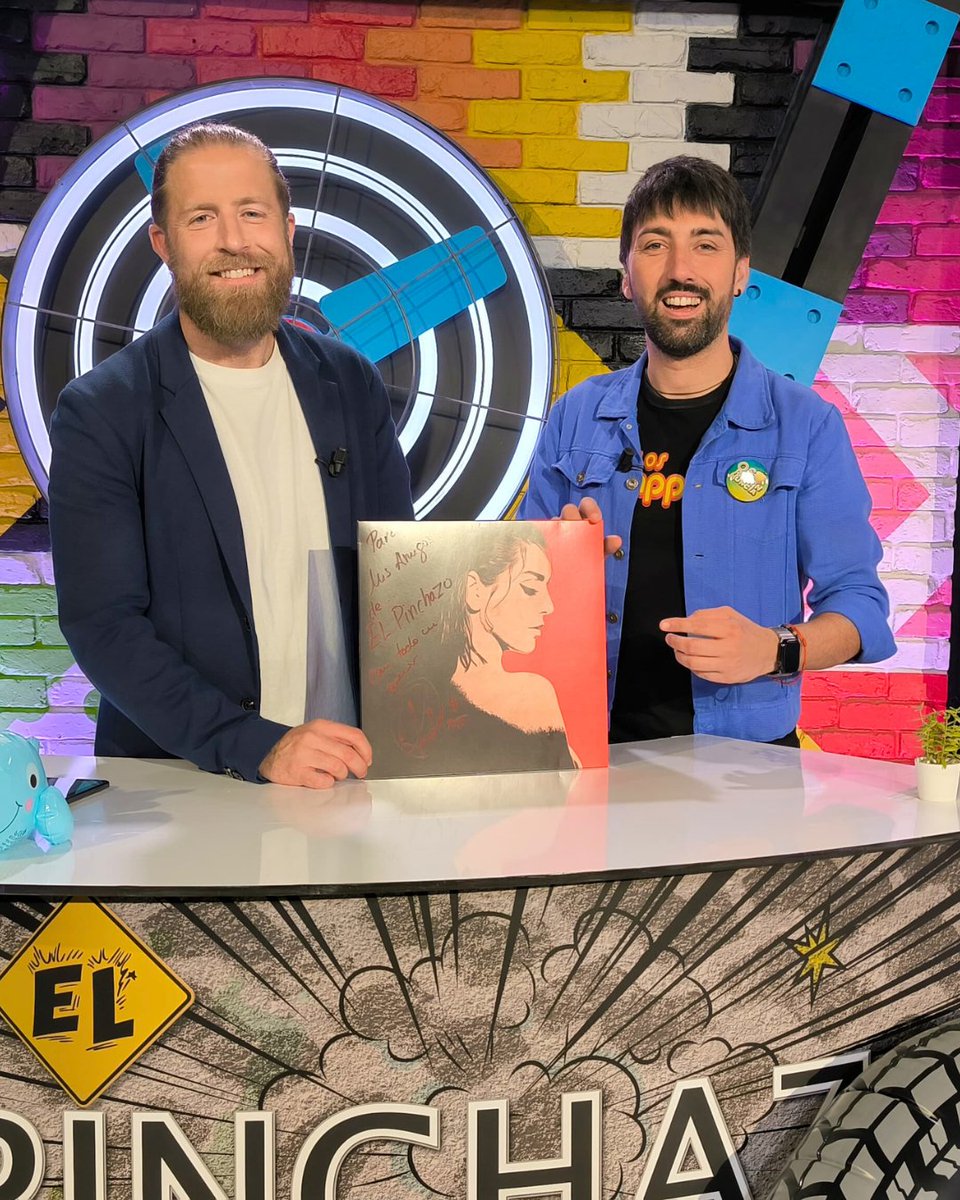 🎶Sin palabras…  ¡Discazo de @ruthlorenzomusic que ya forma parte del plató de #ElPinchazo! 🔥 Un trocito de su talento se queda con nosotros. 🎤💜 ¡Gracias, eres increíble!