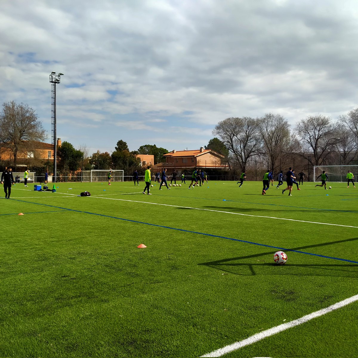 David Bachiller (@davidbatxiller) on Twitter photo Primer entrenament d'Íñigo Idiakez i Jordi Cortés amb el Lleida. El pròxim rival és el <a href="/MallorcaB/">RCD Mallorca B</a> #esports #lleida #futbol #segundarfef Primer entrenament d'Íñigo Idiakez i Jordi Cortés amb el Lleida. El pròxim rival és el <a href="/MallorcaB/">RCD Mallorca B</a> #esports #lleida #futbol #segundarfef