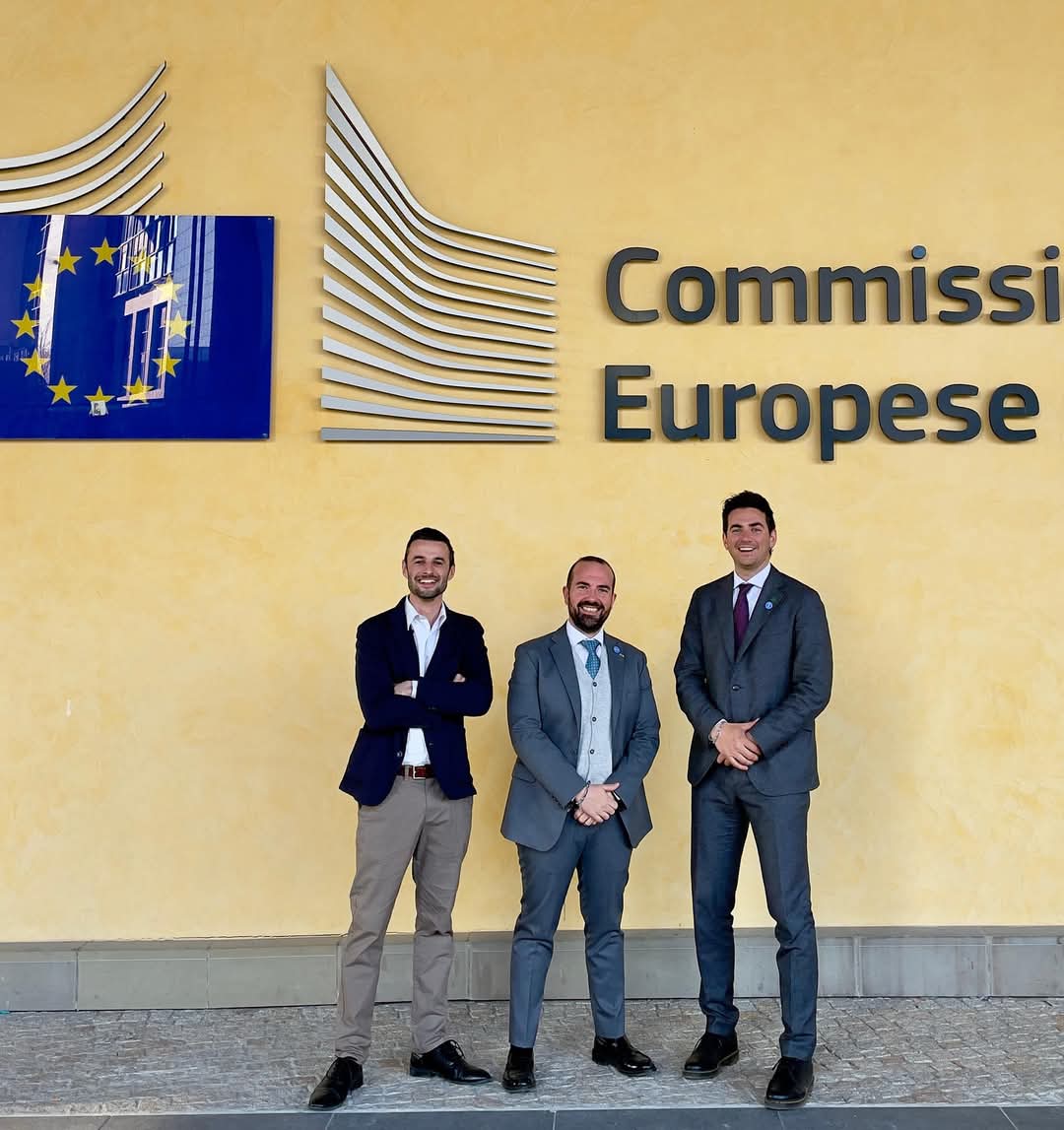 #Agia-<a href="/Cia_Agricoltura/">Cia-Agricoltori Italiani</a> con il <a href="/_CEJA_/">CEJA Young Farmers</a> all'incontro con il Commissario #Ue <a href="/CHansenEU/">Christophe Hansen</a> 🇪🇺🤝
Il presidente nazionale <a href="/EnricoCalentini/">enrico calentini</a> dall'<a href="/EU_Commission/">European Commission</a>: "Da #Bruxelles maggiori garanzie per i #giovani, contesto in sintonia con nostre istanze"🍃