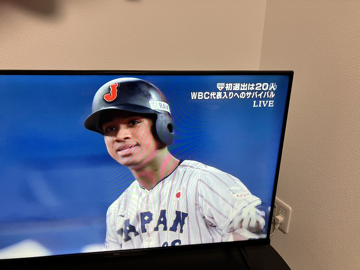 実況
『足も速い万波！！！！』

万波『、、、、、、。』
日ハムファン『、、、、、(ニコニコ)』

#lovefighters
#万波中生