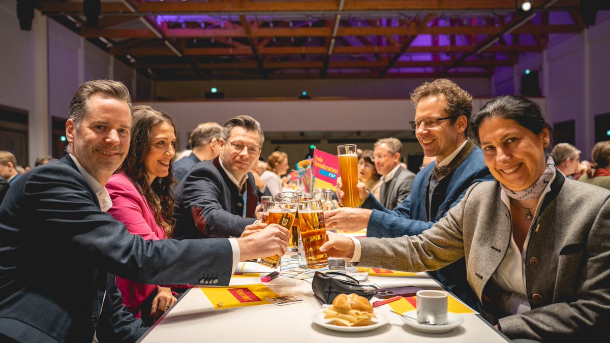 FDP Bayern (@fdpbay) on Twitter photo Das war der Politische Aschermittwoch 2025 der Liberalen🥨Deutschland braucht auch in Zukunft eine starke <a href="/fdp/">FDP</a>, die sich für Freiheit, Bürgerrechte und wirtschaftliche Vernunft einsetzt💪
#FDPAM #PAM25 Das war der Politische Aschermittwoch 2025 der Liberalen🥨Deutschland braucht auch in Zukunft eine starke <a href="/fdp/">FDP</a>, die sich für Freiheit, Bürgerrechte und wirtschaftliche Vernunft einsetzt💪
#FDPAM #PAM25