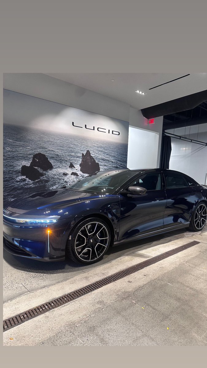 ClienteleAuto's tweet image. Worlds fastest sedan the lucid air sapphire #lucid #sapphire #evluxury #ev #detailing #massachussetts  #hyperclean 1 of 500 #supremeclienteleautocare