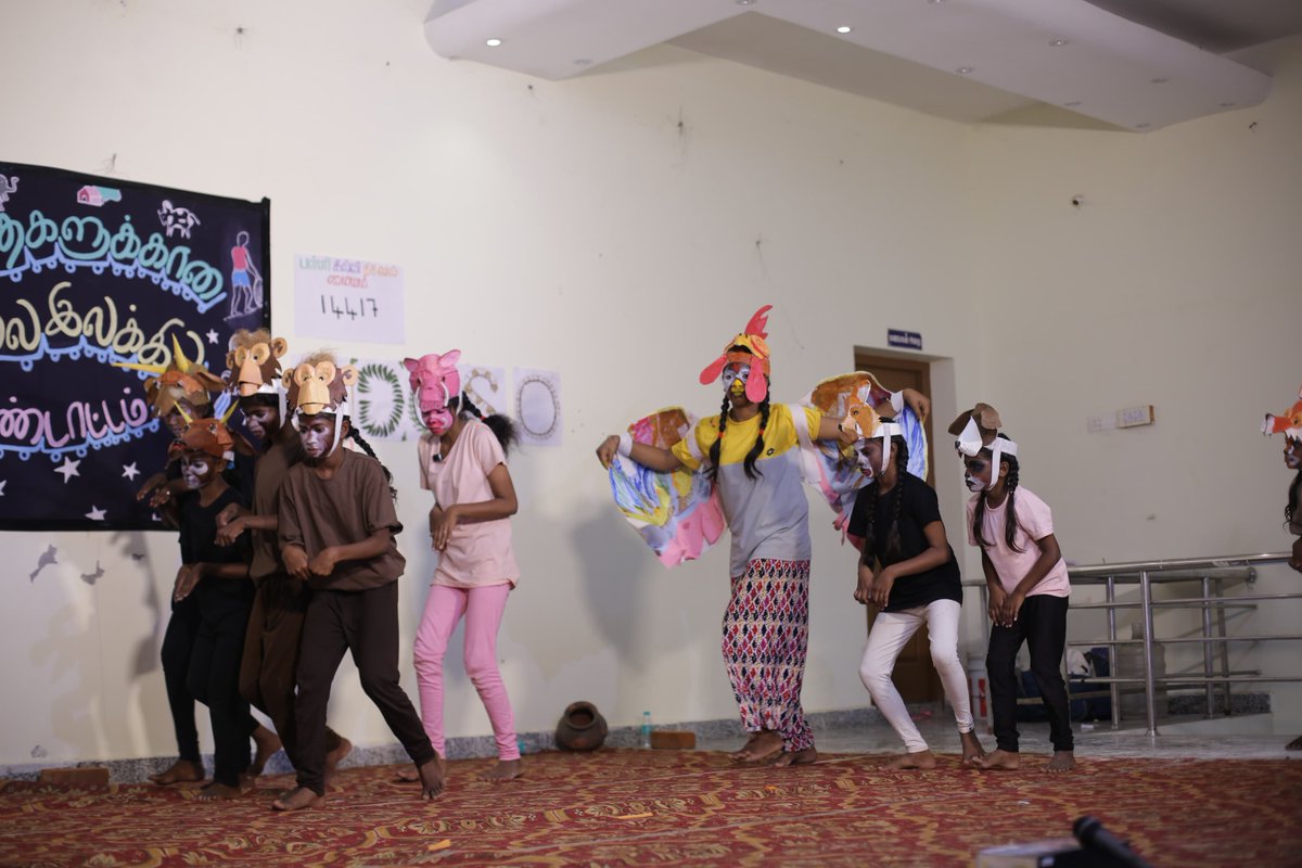 Our own student @constant_girl_paramu Parameswari' returns to Vanavil as a Theatre director and produced a children's play titled "Koodi Vilayadu Paapa" .This text was written by kuzhanthai shanmugalingam'.@eniyanramamoorthy
#SchoolDrama #ChildrensTheatre #DramaPerformance