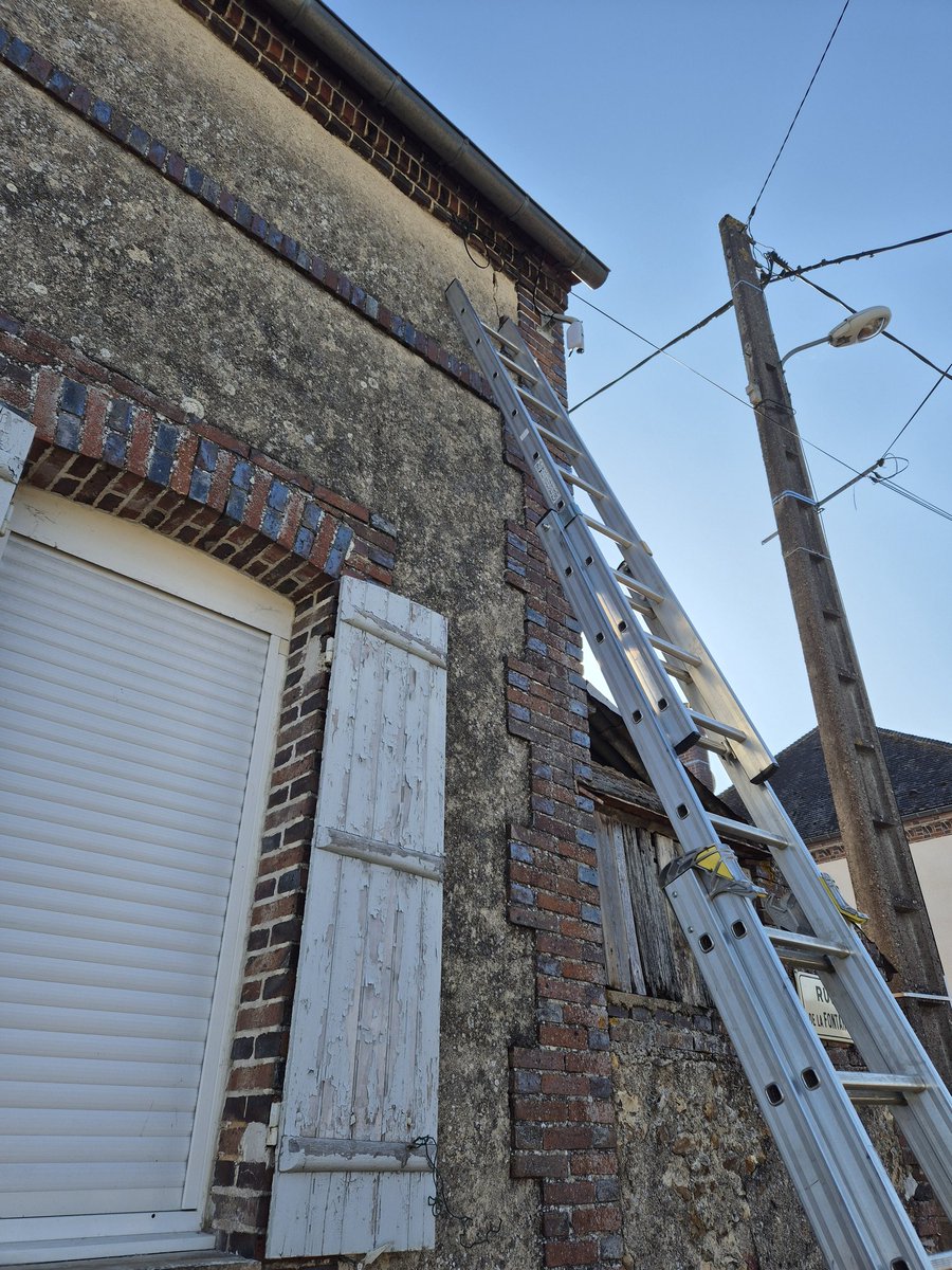 On a encore manqué de présence d'esprit, un petit champ/contre champ aurait été sympa, mais bon, bref, y'aura un bout de SCANI au JT de France2 quelque part avant la fin du mois ^^