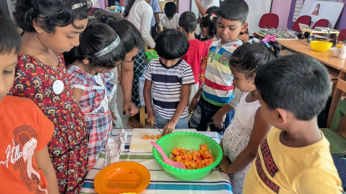WithoutBorderSL's tweet photo. The kids at the Idea Lab had a blast learning how to make a delicious fruit salad! They practiced teamwork, following instructions, and exploring new flavors. It was a fun and tasty way to learn about healthy eating! 🌟 https://t.co/PhKKQAUWxY